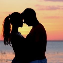Пара ищет девушку в Кемерове для секса втроем